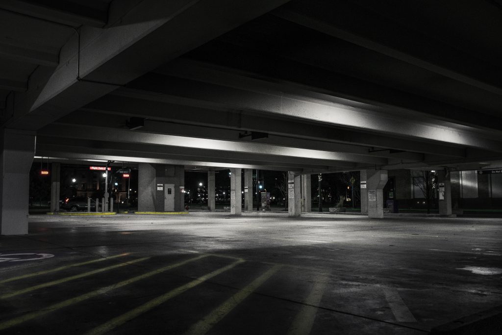 Photo by Brett Sayles: https://www.pexels.com/photo/photography-of-empty-parking-lot-1756957/

Mengapa Smart Parking?