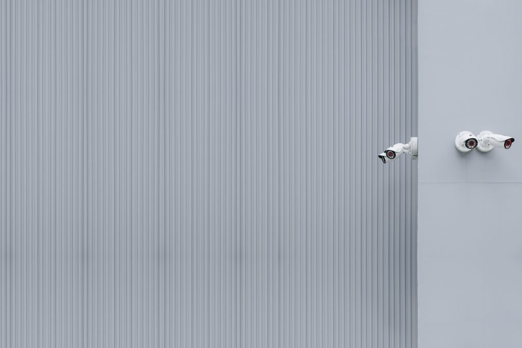 Photo by Henry & Co.: https://www.pexels.com/photo/security-cameras-installed-on-a-gray-walls-5581836/

Mengatasi Bencana dengan Efisiensi: Peran Teknologi EWS Pintar dalam Kesiapsiagaan