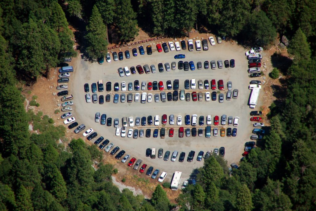 Photo by Jan van der Wolf from Pexels: https://www.pexels.com/photo/aerial-photography-of-cars-at-the-parking-lot-6233899/

Dampak Positif pada Lingkungan dan Efisiensi
