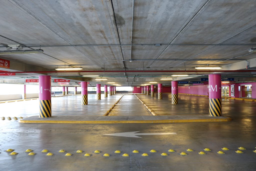Photo by Jose Espinal from Pexels: https://www.pexels.com/photo/photography-of-parking-lot-1000633/

Smart Parking: Efisiensi dan Kenyamanan dalam Pencarian Parkir