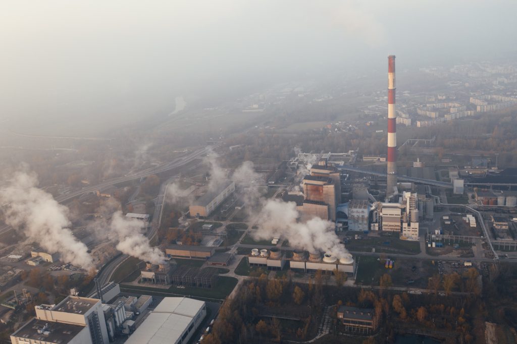 Photo by Marcin Jozwiak: https://www.pexels.com/photo/aerial-photo-of-a-factory-3790150/

Peran Kecerdasan Buatan dalam Smart Manufacturing