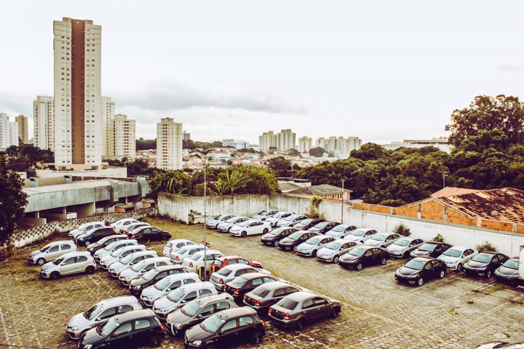 Photo by Natã Romualdo: https://www.pexels.com/photo/cars-parked-on-parking-lot-near-high-rise-buildings-4070869/

Penerapan Teknologi IoT dalam Smart Parking