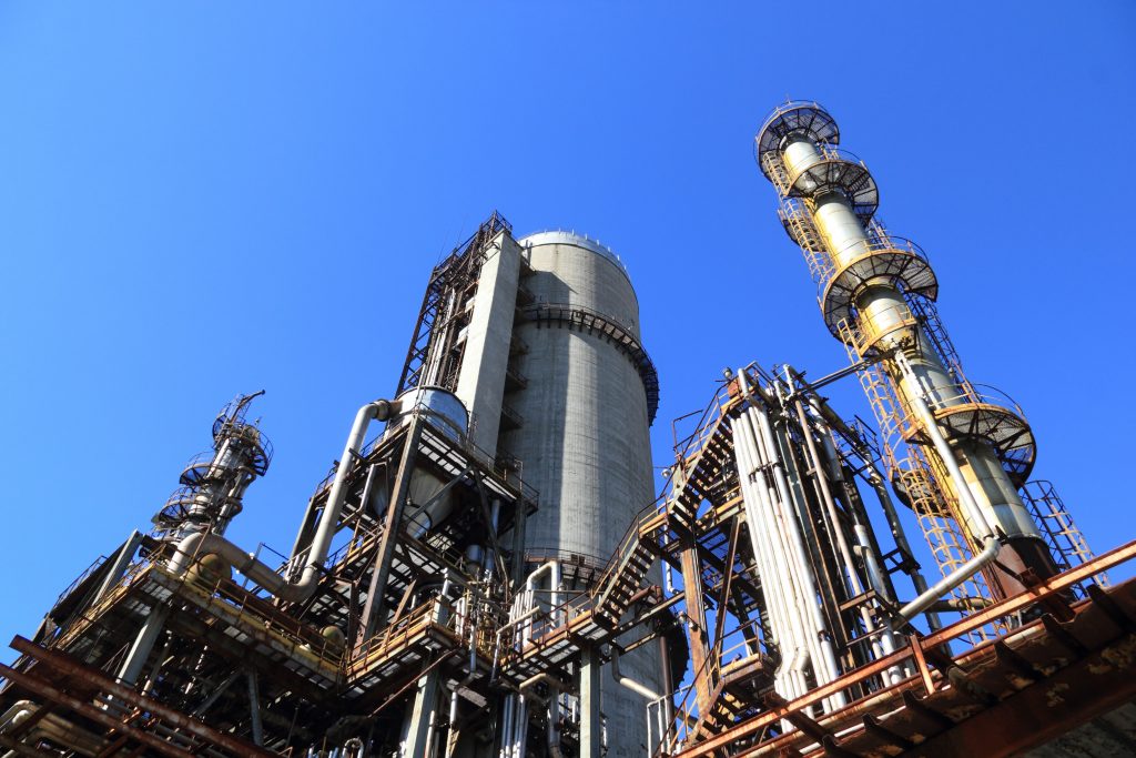 Photo by Pixabay: https://www.pexels.com/photo/low-angle-shot-of-manufacturing-plant-under-blue-sky-257700/

Peluang dalam Smart Industri