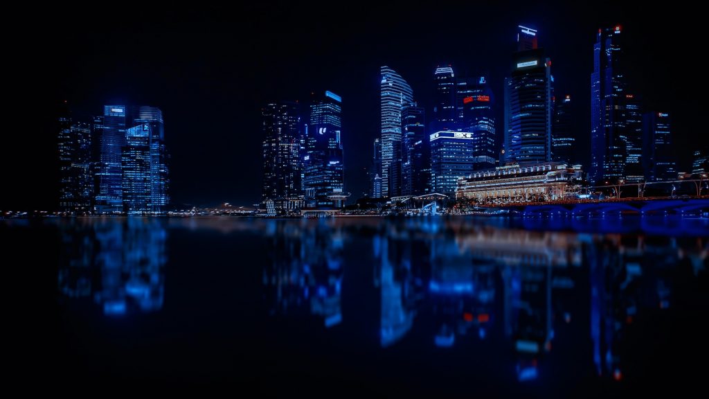 Photo by Pixabay: https://www.pexels.com/photo/illuminated-cityscape-against-blue-sky-at-night-316093/

Tantangan dalam Implementasi Smart Cities