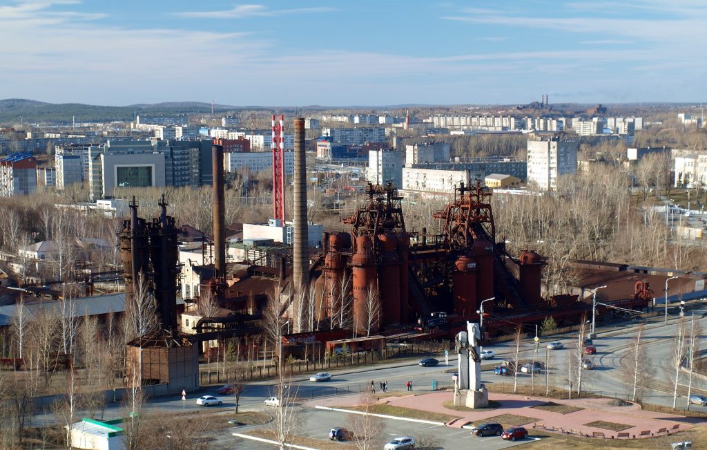 Photo by Sergei Ryabov: https://www.pexels.com/photo/aerial-footage-of-an-old-manufacturing-plant-11771780/

Kesimpulan