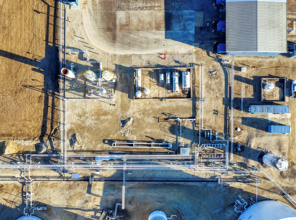 Photo by Tom Fisk: https://www.pexels.com/photo/aerial-view-of-manufacturing-plant-11958396/

Mengoptimalkan Rantai Pasokan melalui Teknologi Smart Industri
