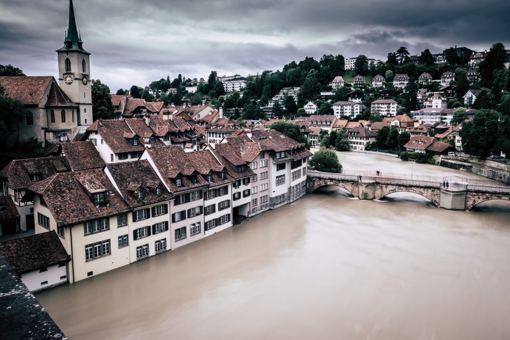 Photo by Christian Wasserfallen: https://www.pexels.com/photo/aerial-footage-of-flooded-town-8770484/

Manfaat Teknologi Sensor Air