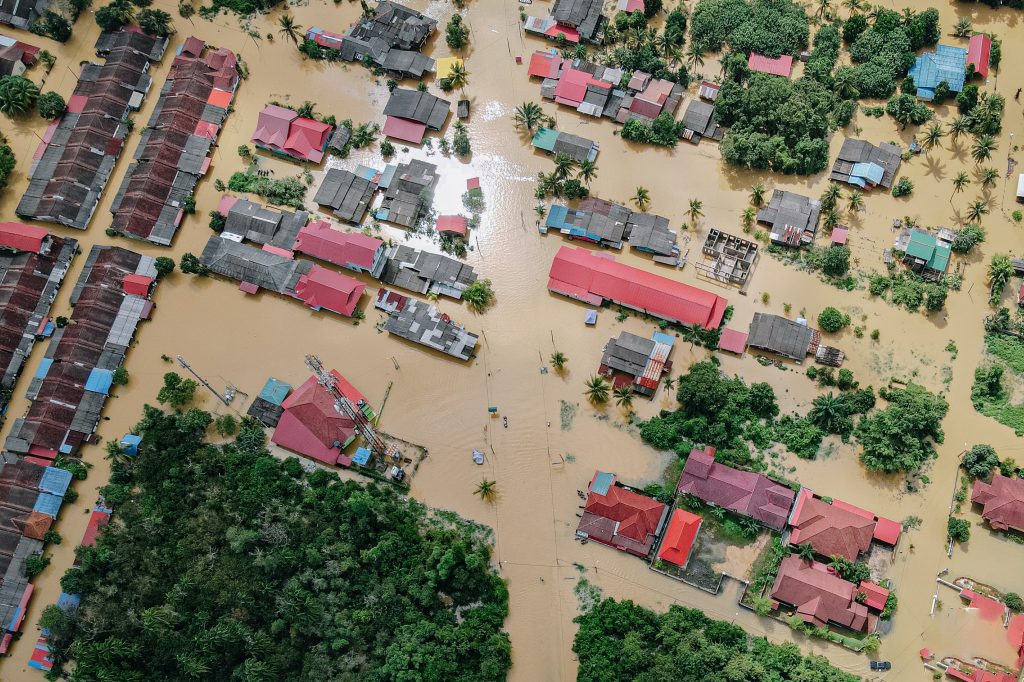 Photo by Pok Rie: https://www.pexels.com/photo/flooded-small-village-with-houses-6471947/

Sensor Tekanan dalam Pemantauan Banjir
