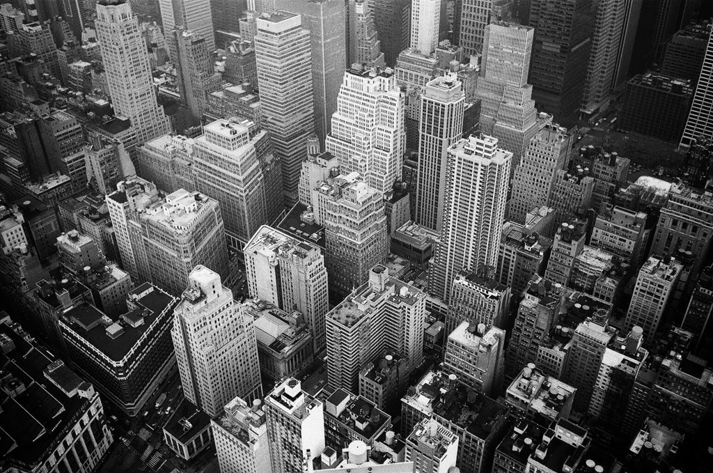 Photo by Tatiana Fet: https://www.pexels.com/photo/aerial-view-and-grayscale-photography-of-high-rise-buildings-1105766/

Bagaimana Sensor Kualitas Udara Bekerja