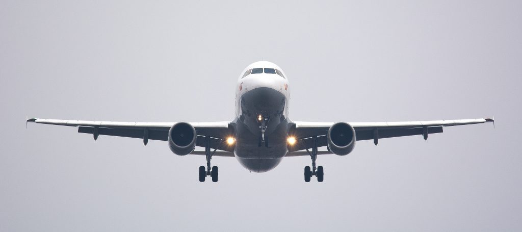 Pemantauan Kualitas Udara
Foto oleh Pixabay: https://www.pexels.com/id-id/foto/fotografi-selang-waktu-pesawat-komersial-putih-358319/