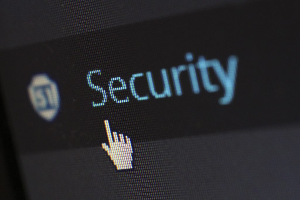 Keamanan Produk dan Layanan
Foto oleh Pixabay: https://www.pexels.com/id-id/foto/logo-keamanan-60504/