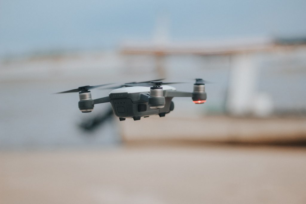 Water Quality and Water Resource Monitoring
Foto oleh Pok Rie: https://www.pexels.com/id-id/foto/drone-nflight-2529567/