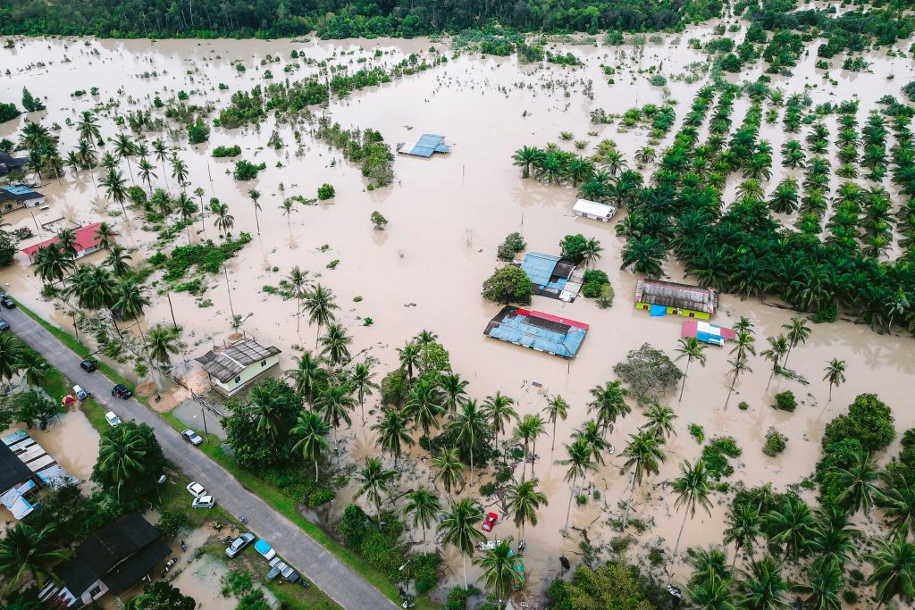 Bagaimana IoT Bekerja dalam Mengantisipasi Banjir

Photo by Pok Rie: https://www.pexels.com/photo/flood-in-village-14823613/